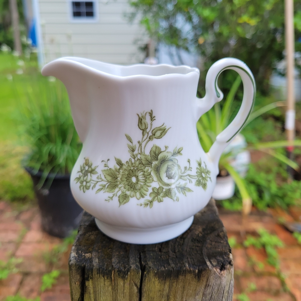 Winterling Kirchenlamitz Bavaria Clarissa vintage porcelain creamer